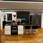 Lakeside Penthouse 16 شقة