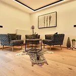 Lakeside Penthouse 16