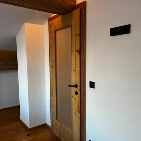 Апартаменти Lakeside Penthouse 16