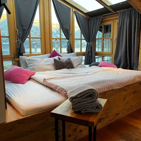 Daire Lakeside Penthouse 16 *