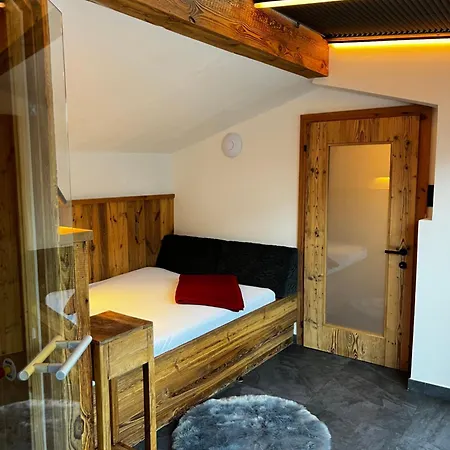 Lakeside Penthouse 16 Апартаменти