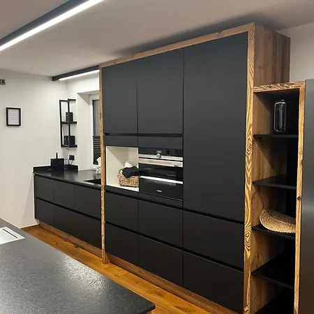 Lakeside Penthouse 16 Апартаменти *