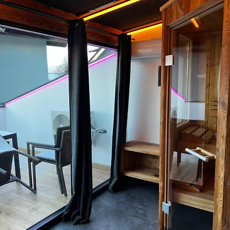 Lakeside Penthouse 16 *