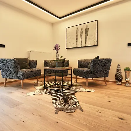 Lakeside Penthouse 16