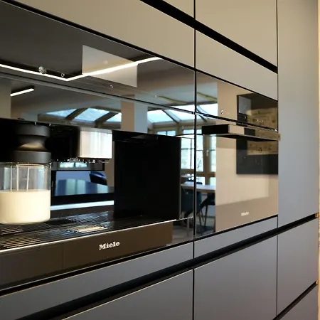 Lakeside Penthouse 16 *