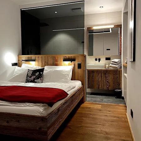 Lakeside Penthouse 16 شقة *