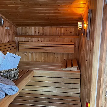 Lakeside Penthouse 16 *