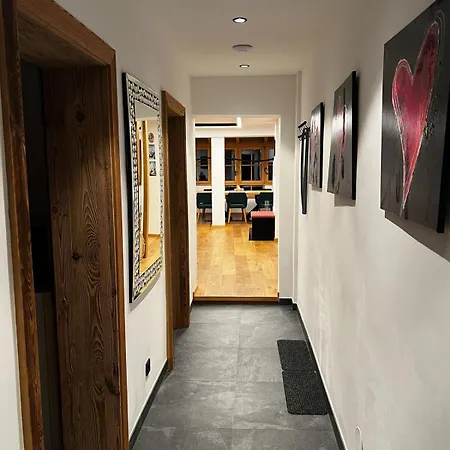 Lakeside Penthouse 16 * زيل أم سي