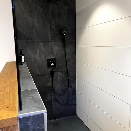 Lakeside Penthouse 16 شقة زيل أم سي