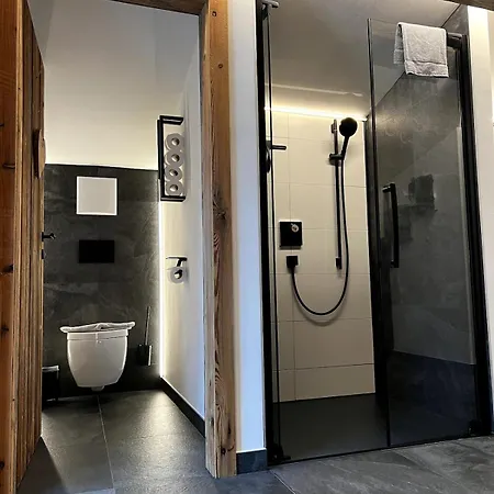 Lakeside Penthouse 16 *