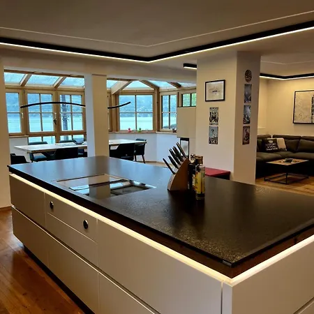 شقة Lakeside Penthouse 16 زيل أم سي