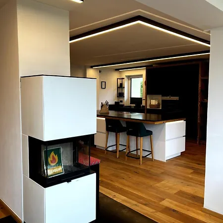 شقة Lakeside Penthouse 16 زيل أم سي