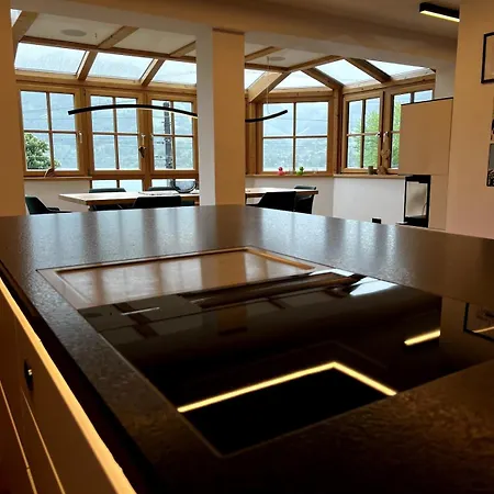 Lakeside Penthouse 16 *