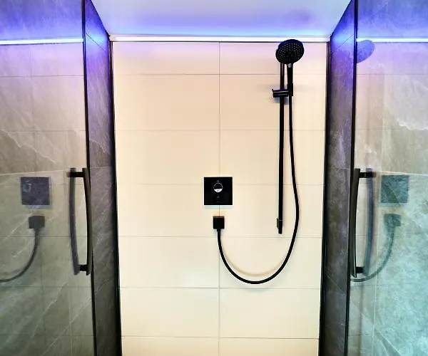 Lakeside Penthouse 16 젤암제