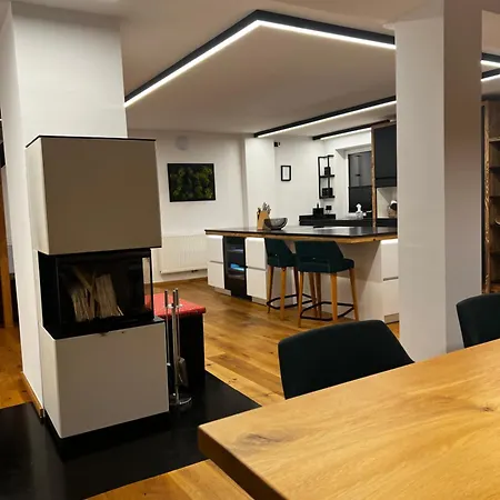 Lakeside Penthouse 16 شقة