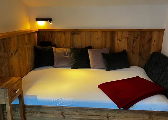 Lakeside Penthouse 16