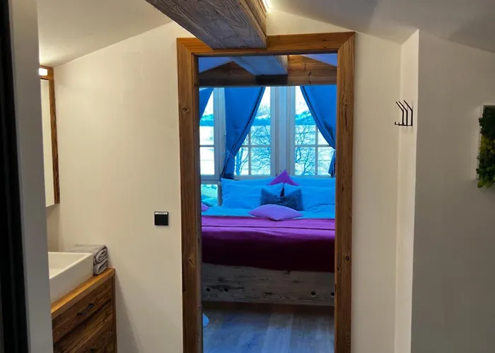 Lakeside Penthouse 16 *